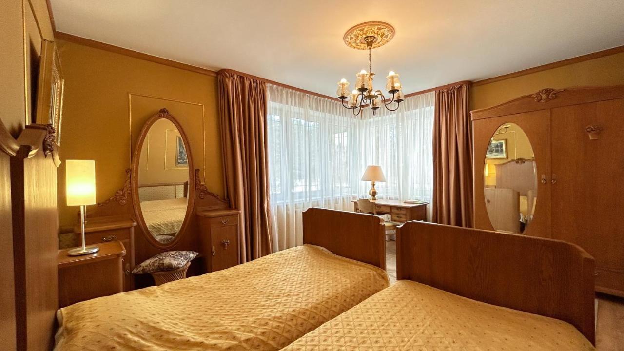 Villa Moderna ยูร์มาลา ภายนอก รูปภาพ